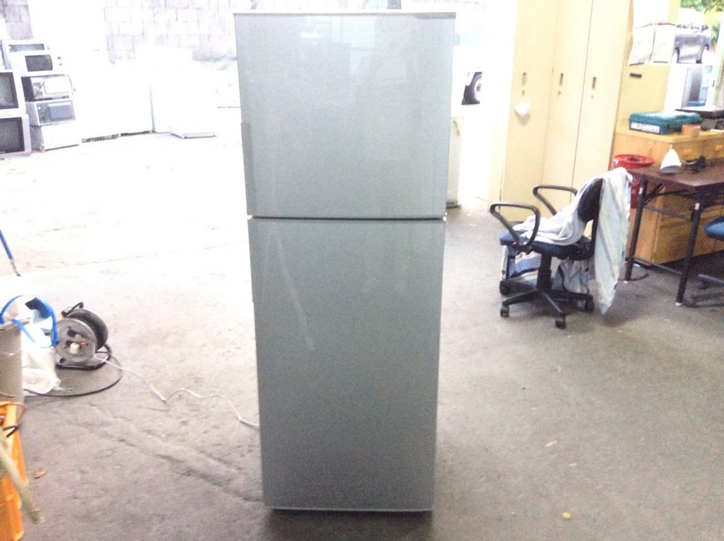 シャープ230L2ドアー冷蔵庫