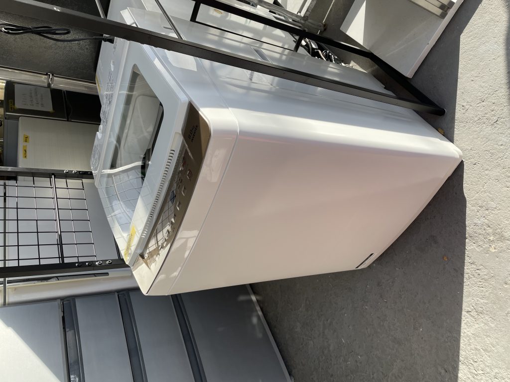 DC28AFD1-790F-4F0D-B616-41BA9E06EDC0