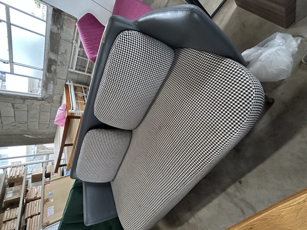 千鳥柄ソファ